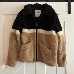 Hollister Black Cream and Tan Sherpa Jacket